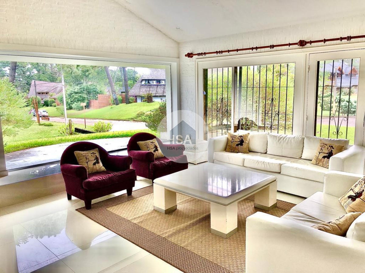 Casa ID.552 - Casa en venta en Lugano, Punta del este, 3 dormitorios y dependencia