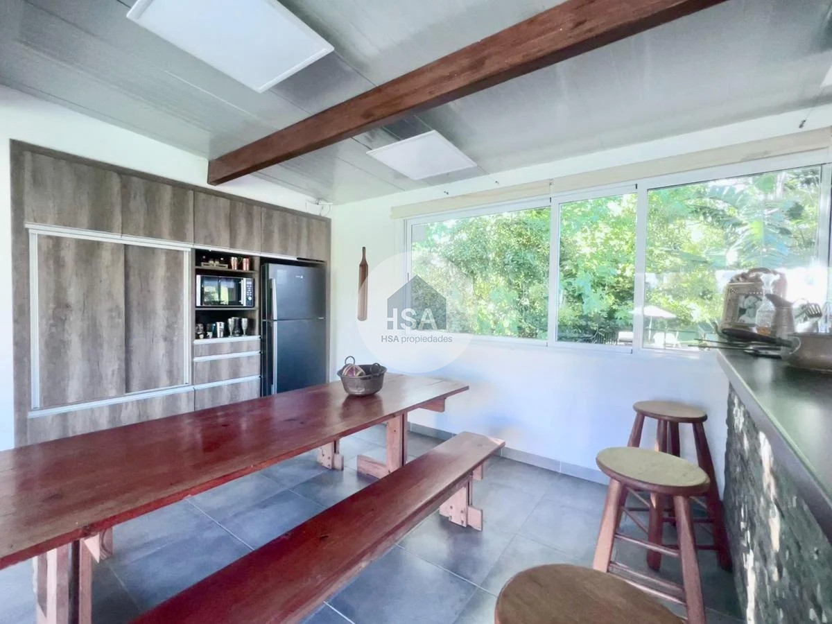 Casa ID.549 - Hermosa casa en Playa Mansa, Punta del Este