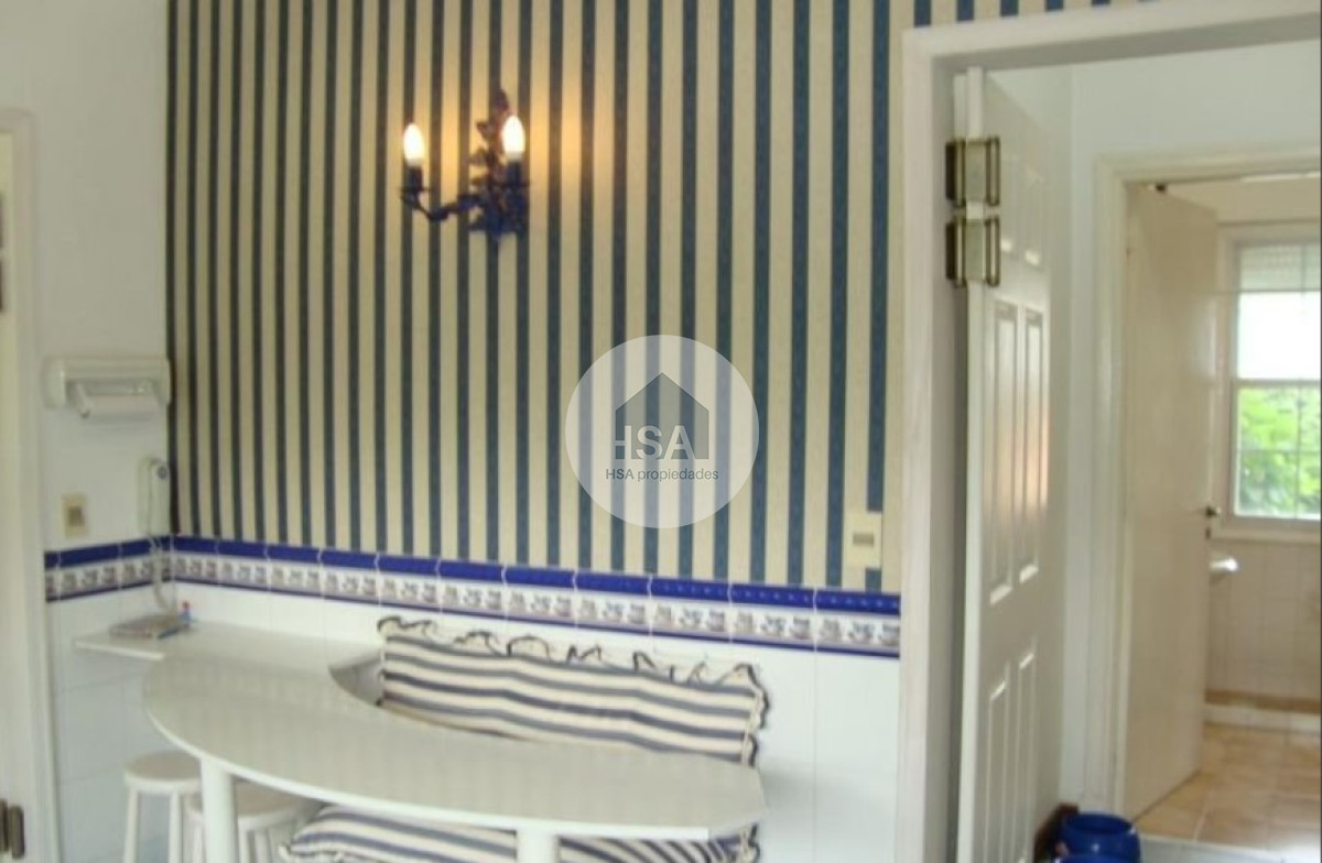 Casa ID.550 - Hermosa casa en venta de 5 dormitorios.