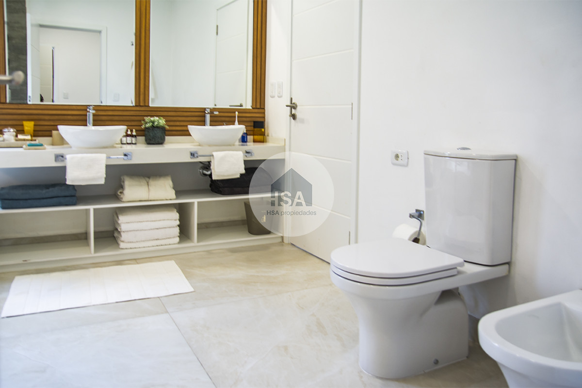 Casa ID.554 - Casa ideal de 4 dormitorios en suite en San Rafael Punta del Este.