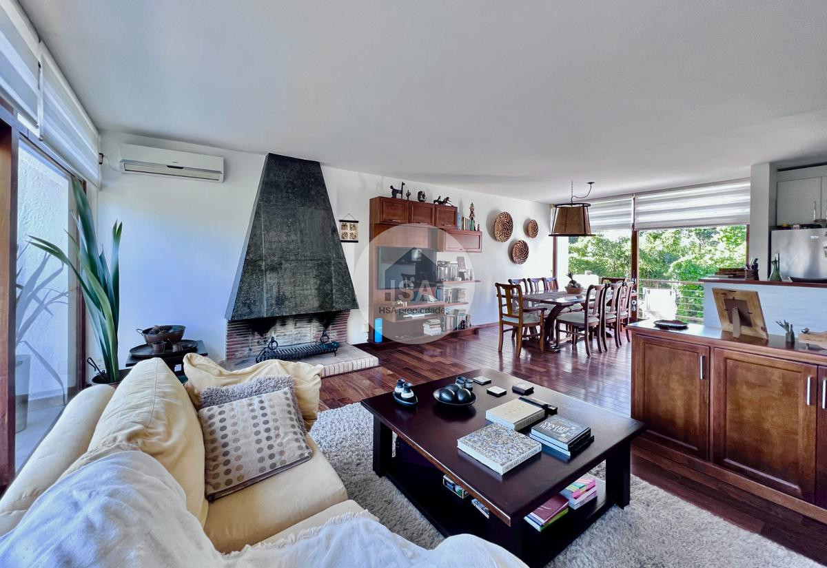 Casa ID.549 - Hermosa casa en Playa Mansa, Punta del Este