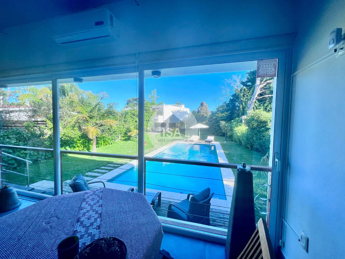 Casa ID.549 - Hermosa casa en Playa Mansa, Punta del Este