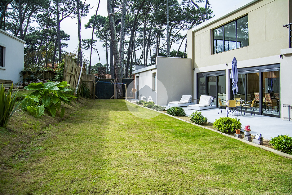 Casa ID.554 - Casa ideal de 4 dormitorios en suite en San Rafael Punta del Este.