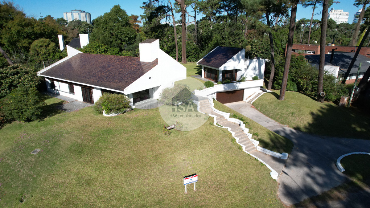 Casa ID.552 - Casa en venta en Lugano, Punta del este, 3 dormitorios y dependencia
