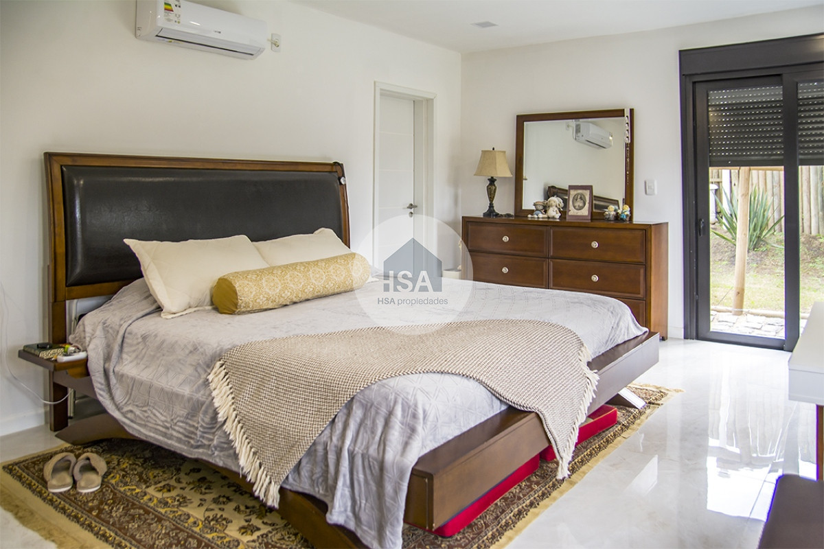 Casa ID.554 - Casa ideal de 4 dormitorios en suite en San Rafael Punta del Este.