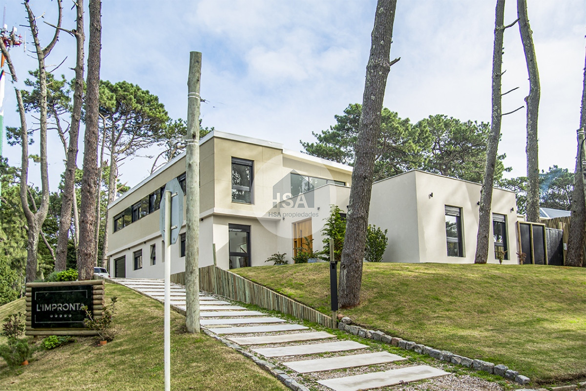 Casa ID.554 - Casa ideal de 4 dormitorios en suite en San Rafael Punta del Este.