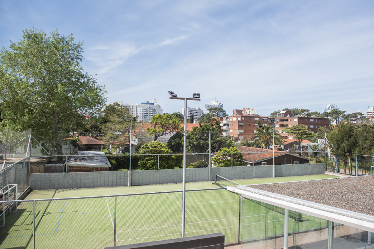 Apartamento ID.4040 - Vende apartamento en Alexander Boulevard de 2 dormitorios.