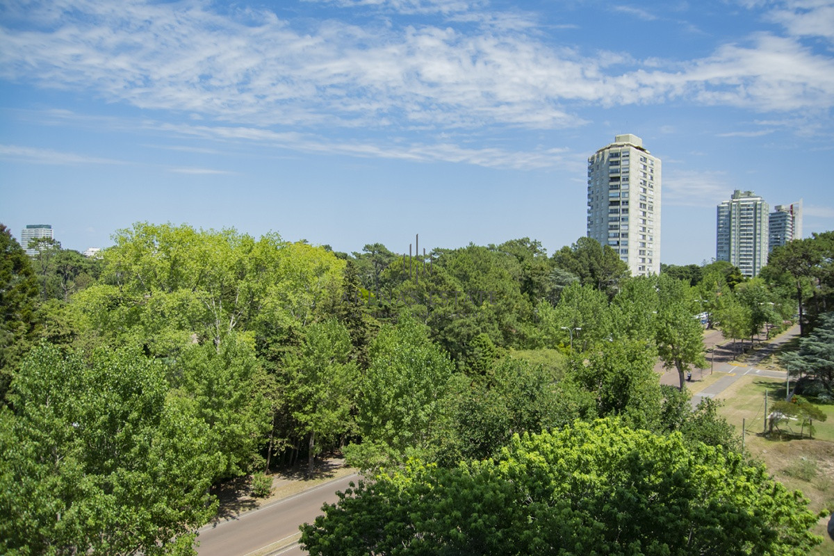 Apartamento ID.1028 - Departamento de 4 dormitorios en venta en Roosevelt.