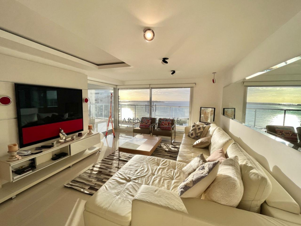 Apartamento ID.3473 - Apartamento  en Venta de 3 dormitorio en Playa Mansa , Torre Miami Boulevard