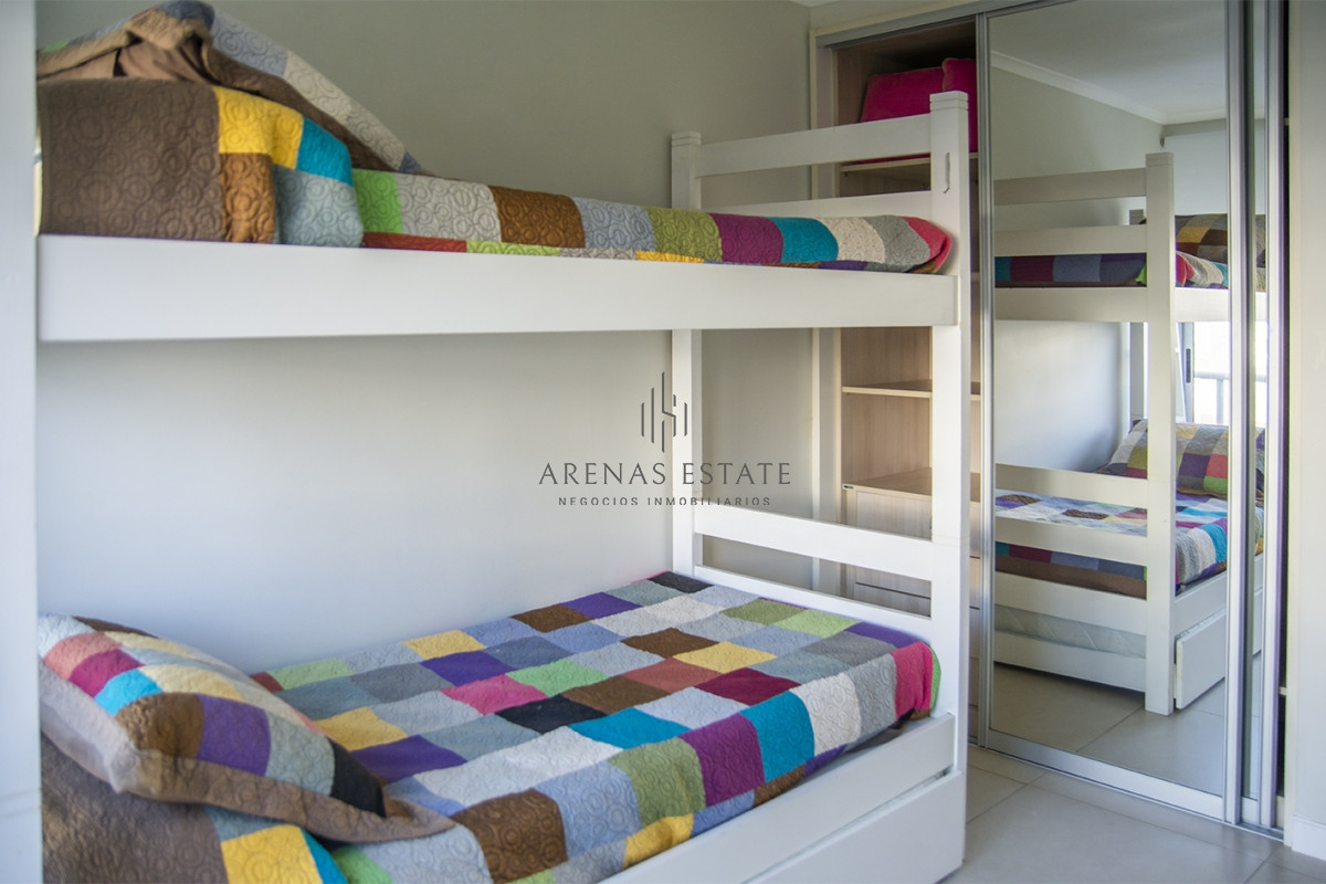Apartamento ID.2526 - Departamento de 3 dormitorios con parrillero en venta, edificio nuevo en la Peninsula.