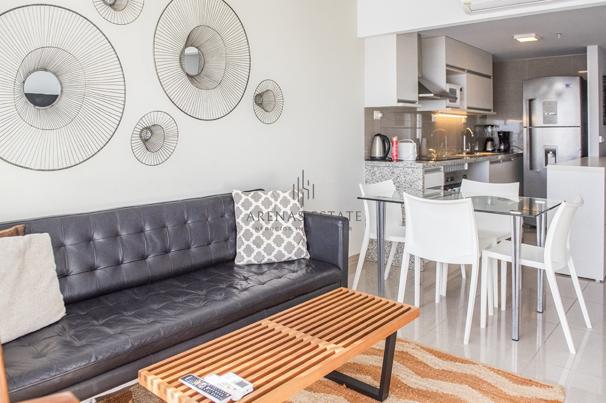 Apartamento ID.3098 - Piso alto con vista panoramica, 1 dormitorio y medio en venta. Punta del Este