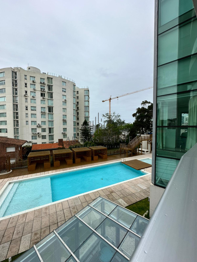 Apartamento ID.3156 - Departamento de 2 dormitorios en venta en Torre Wind. Punta del este
