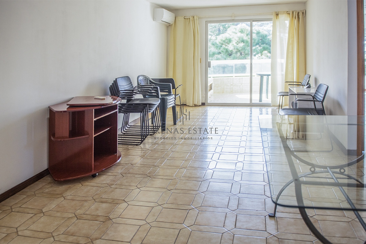 Apartamento ID.2885 - Apartamento en Venta de 2 dormitorios en Av. Roosevelt , Punta del este  