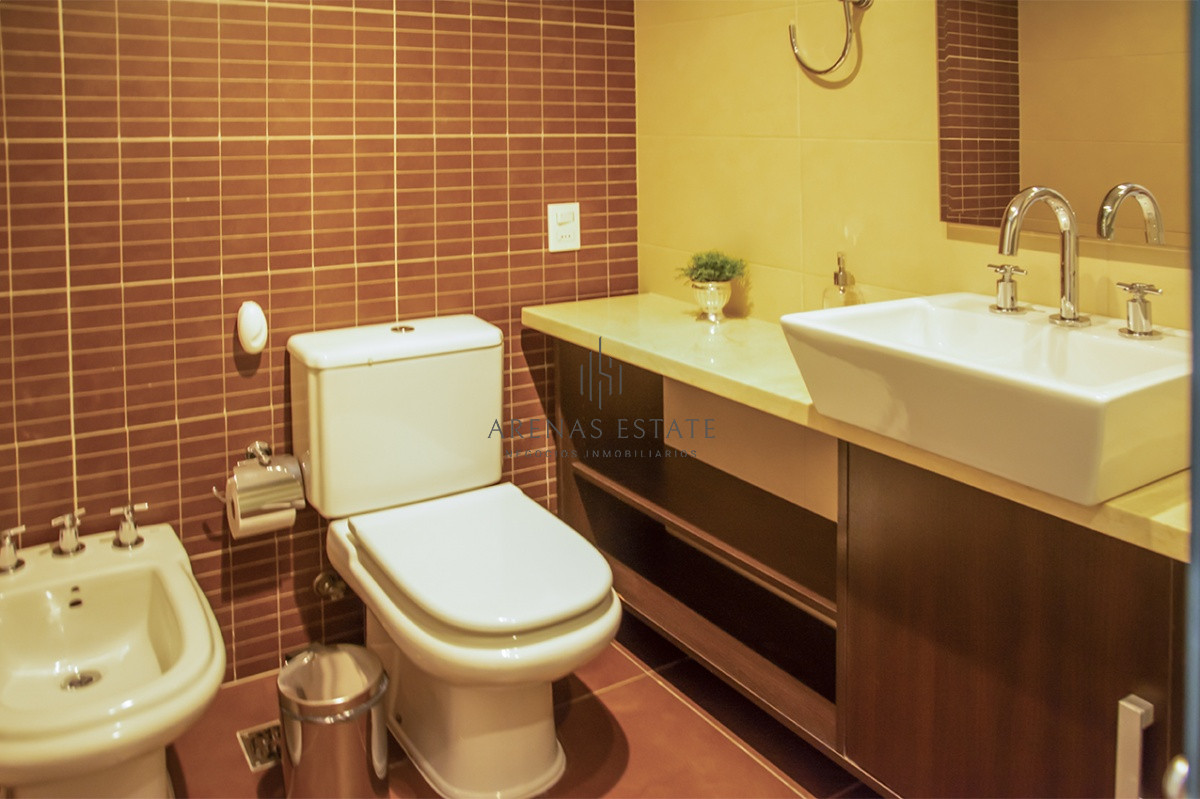 Apartamento ID.3686 - Departamento en venta con amplios dormitorios. Torre Imperiale.