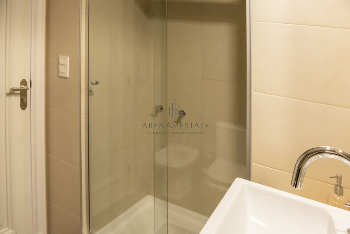 Apartamento ID.3376 - Apartamento de 2 dormitorios en Torre Imperiale , Punta del este , Playa Brava 