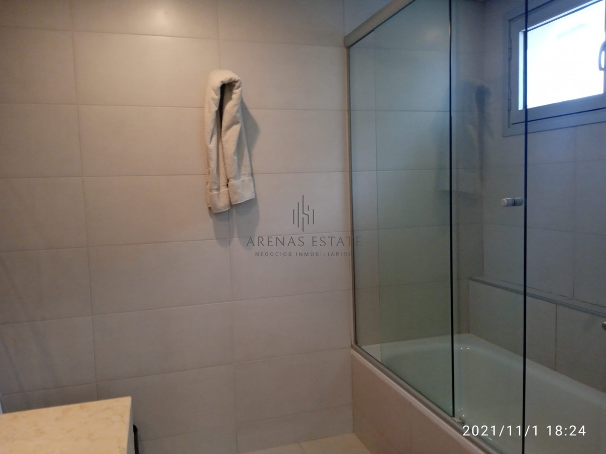 Apartamento ID.3156 - Departamento de 2 dormitorios en venta en Torre Wind. Punta del este