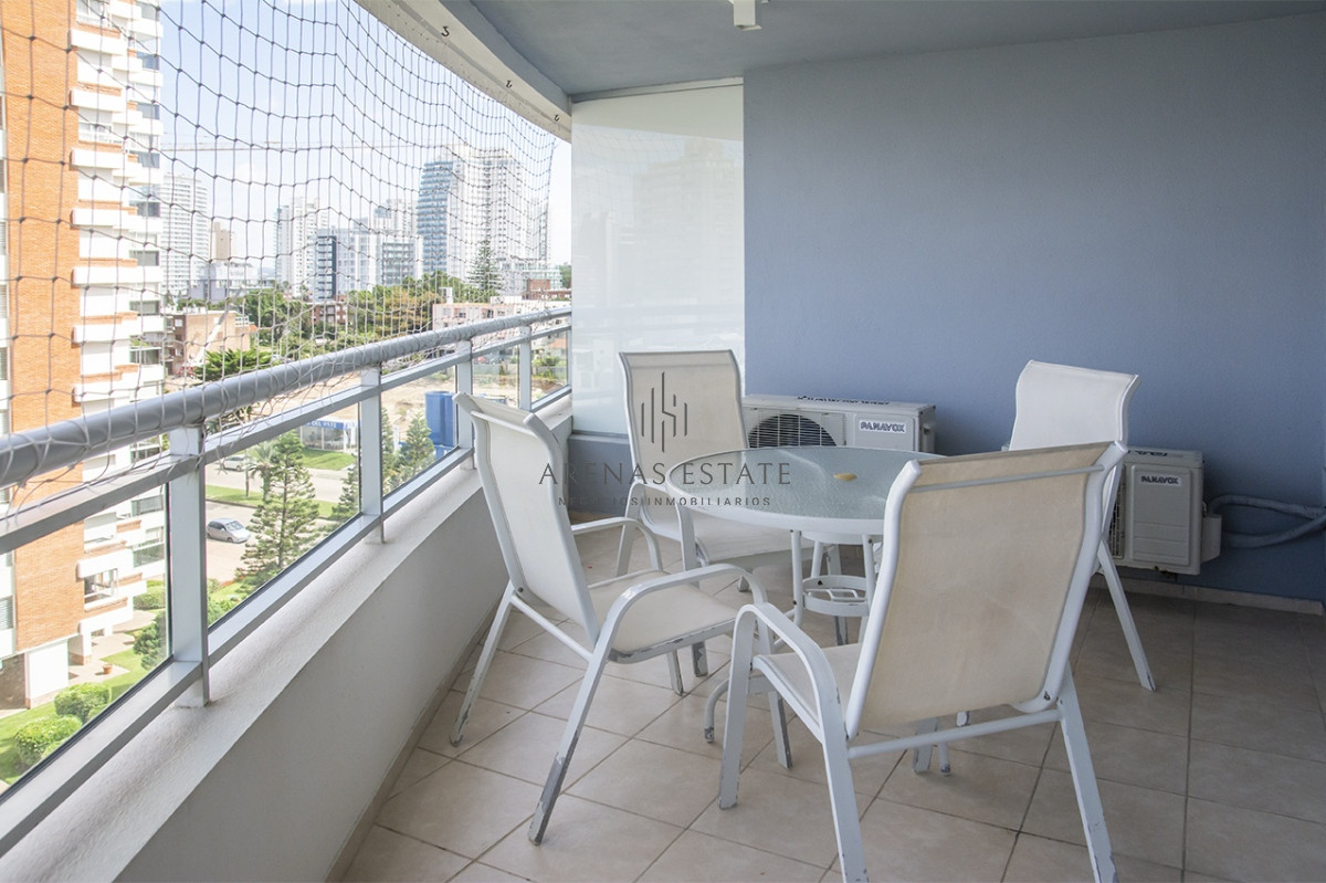 Apartamento ID.2529 - Apartamento en venta de 3 dormitorios en Forest Tower , Punta del este 
