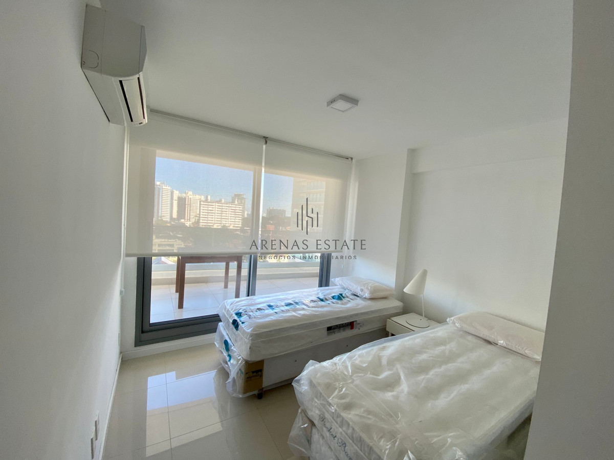 Apartamento ID.814 - Venta Apartamento de 2 dormitorios en Playa Brava a pocos metros del mar!