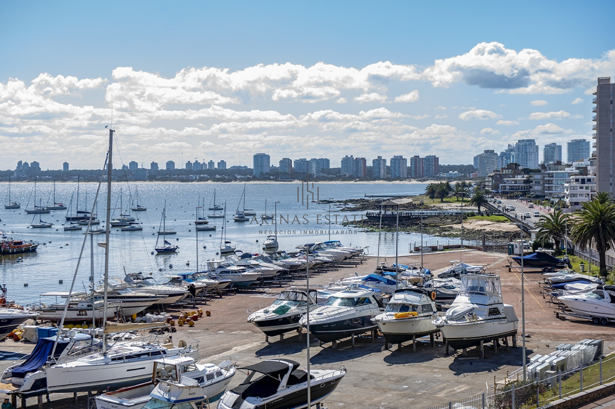 Apartamento ID.2987 - Espectcular departamento en venta frente al puerto 4 dormitorios