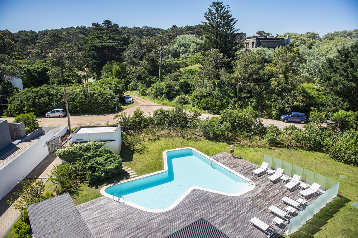 Apartamento ID.2052 - Penthouse frente al mar en venta en Blue Bird, 3 dormitorios en suite. Punta del este
