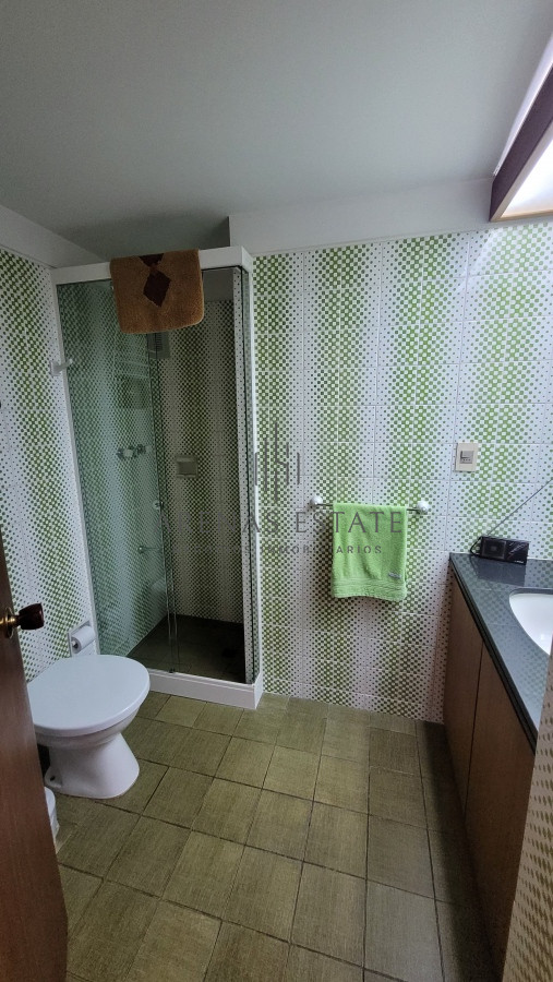 Apartamento ID.3805 - Alquiler de departamento en Peninstula, de 3 dormitorios mas dep de servicio, en Punta del Este