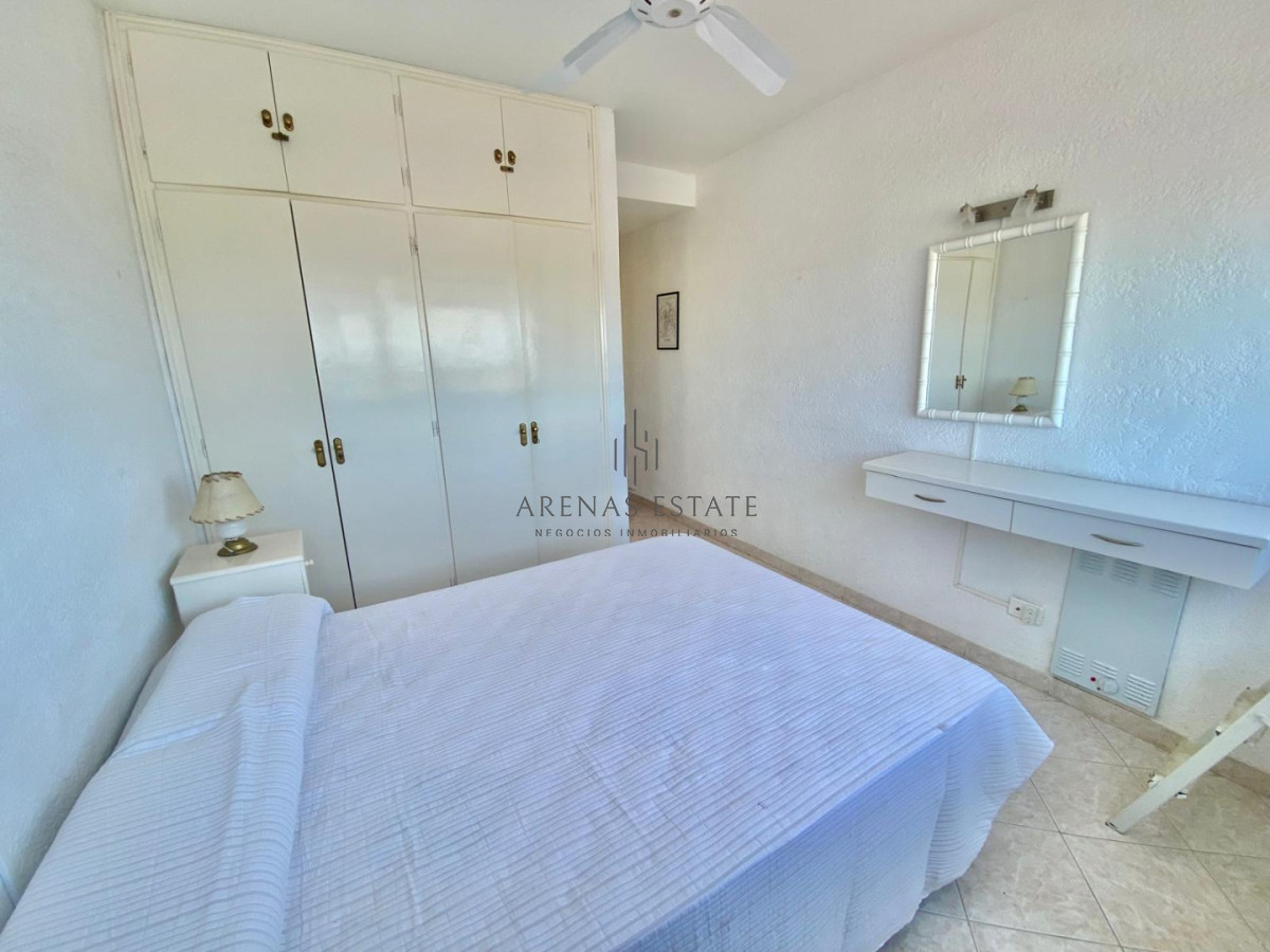 Apartamento ID.4259 - Apartamento de 2 dormitorio y medio en Primera lineal de Playa brava , Punta del este 