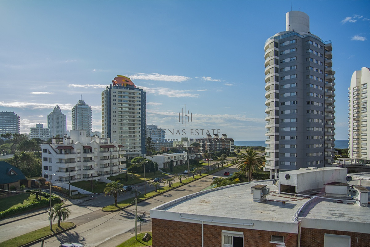 Apartamento ID.2528 - Excelente departamento en venta, 3 dormitroios. Punta del Este