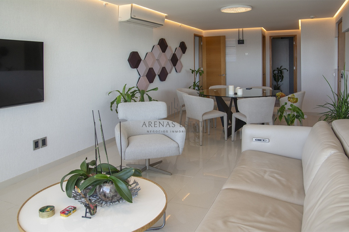 Apartamento ID.2146 - Oportunidad en playa mansa, finamente decorado. Sunrise Tower