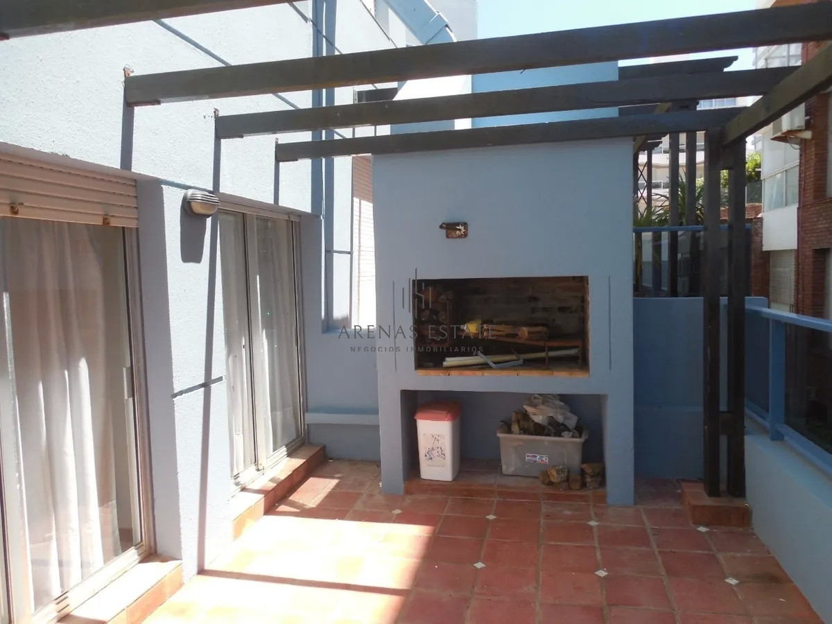 Apartamento ID.2848 - Apartamento en venta de 3 dormitorios en Península , Punta Del Este 