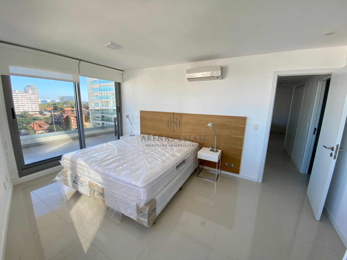 Apartamento ID.814 - Venta Apartamento de 2 dormitorios en Playa Brava a pocos metros del mar!