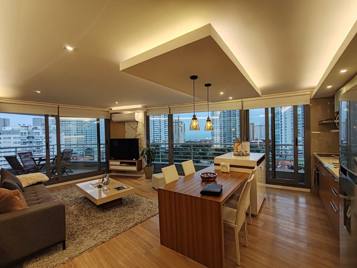 Apartamento ID.4033 - Alquila apartamento de 2 dormitorios en Mansa, a metros del mar.