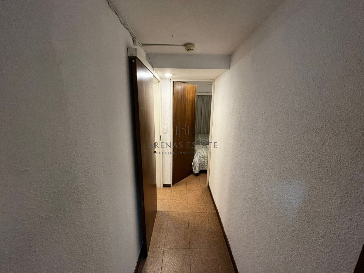 Apartamento ID.2494 - Vende apartamento de 2 dormitorios en Punta del Este 