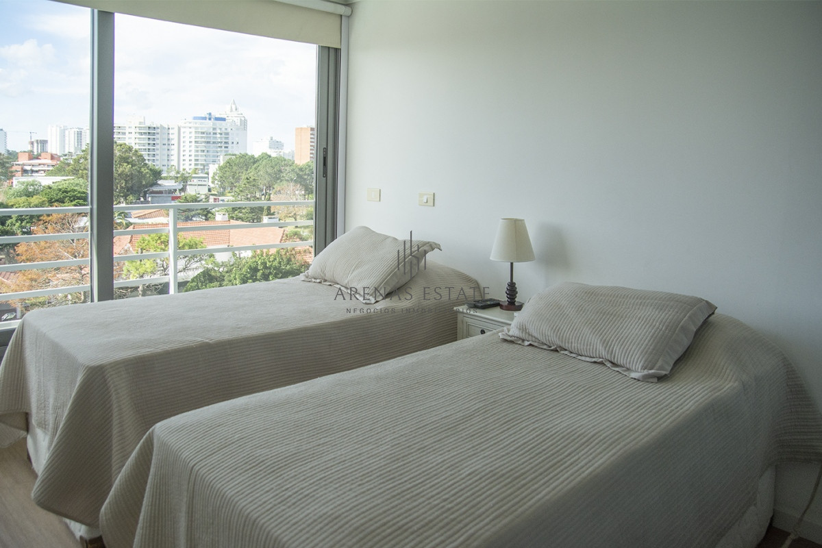 Apartamento ID.3286 - Alexander Boulevard.Departamento de 2 dormitorios, en venta y alquiler.