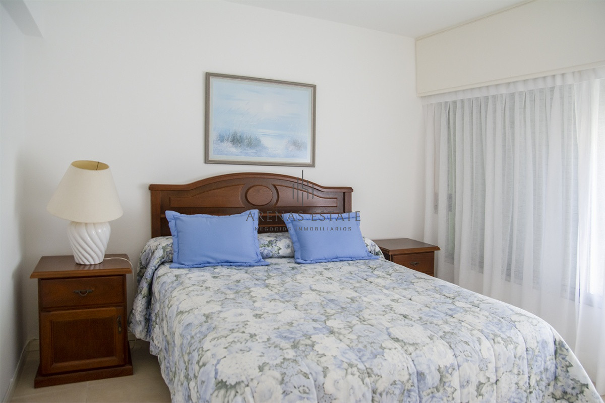 Apartamento ID.1032 - Vende y alquila apartamento de 2 dormitorios en Peninsula, Punta del Este 