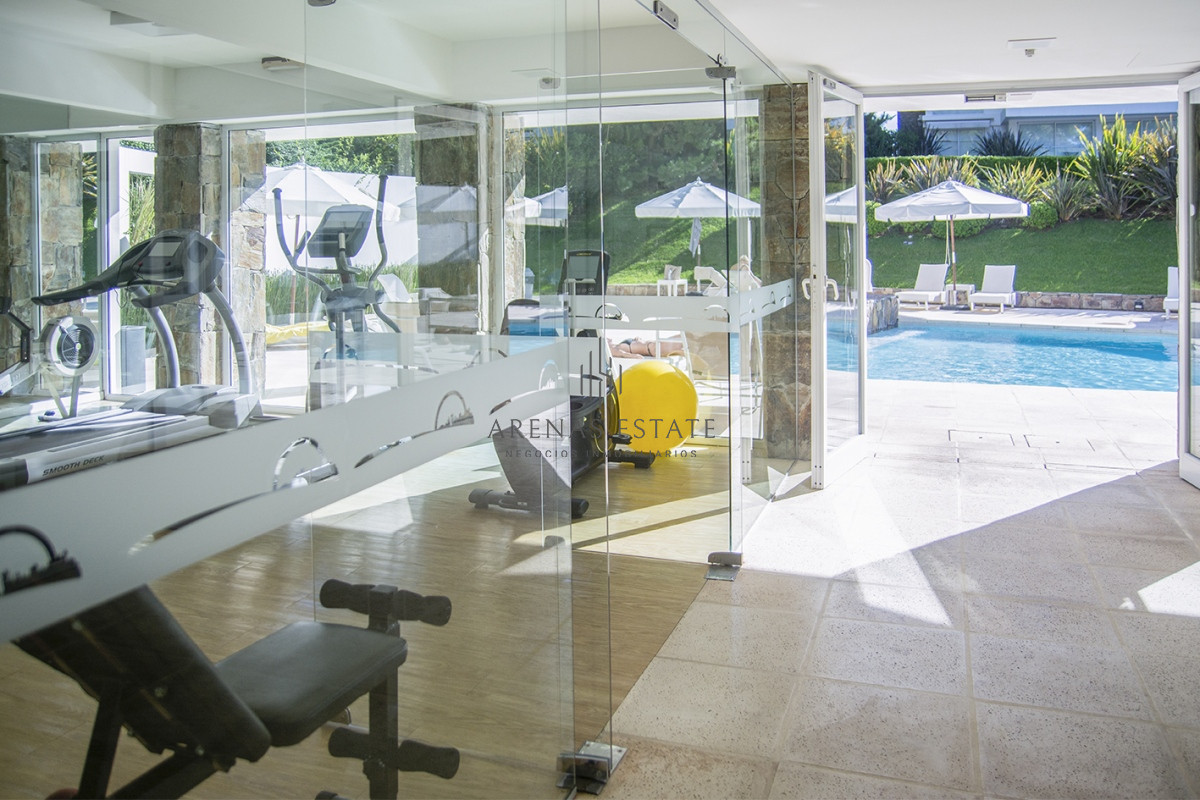 Apartamento ID.2542 - Espectacular departamento duplex a pasos del mar . 3 dormitorios en venta