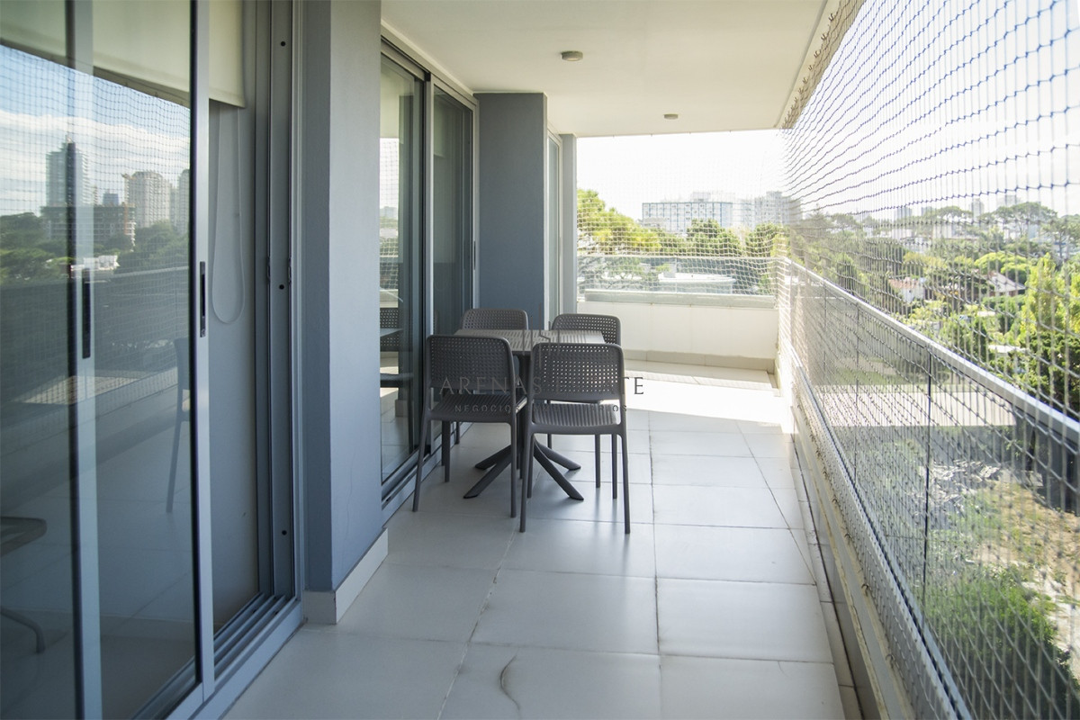 Apartamento ID.2521 - Apartamento en venta en Torre esmeralda de 3 dormitorios , en Punta del Este