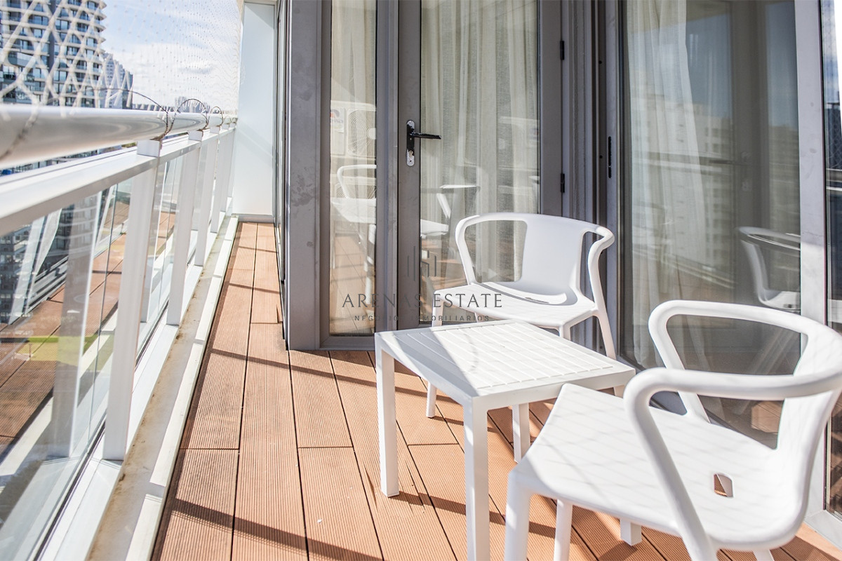 Apartamento ID.3098 - Piso alto con vista panoramica, 1 dormitorio y medio en venta. Punta del Este