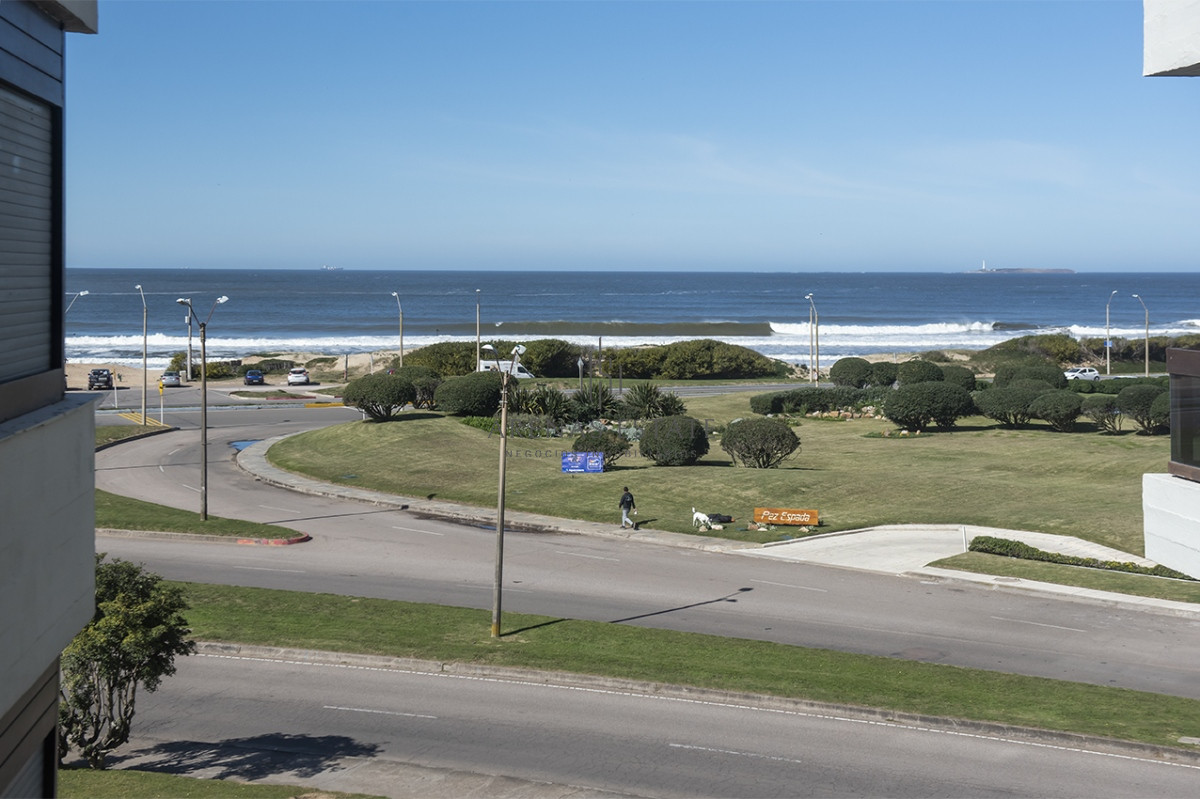 Apartamento ID.4014 - Apartamento en Venta de 2 dormitorios en Edificio Panorama , Punta del este 