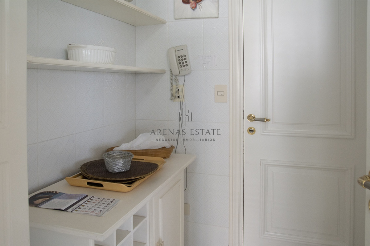 Apartamento ID.2051 - Departamento de 3 dormitorios en venta frente a Playa Mansa, Coral Tower