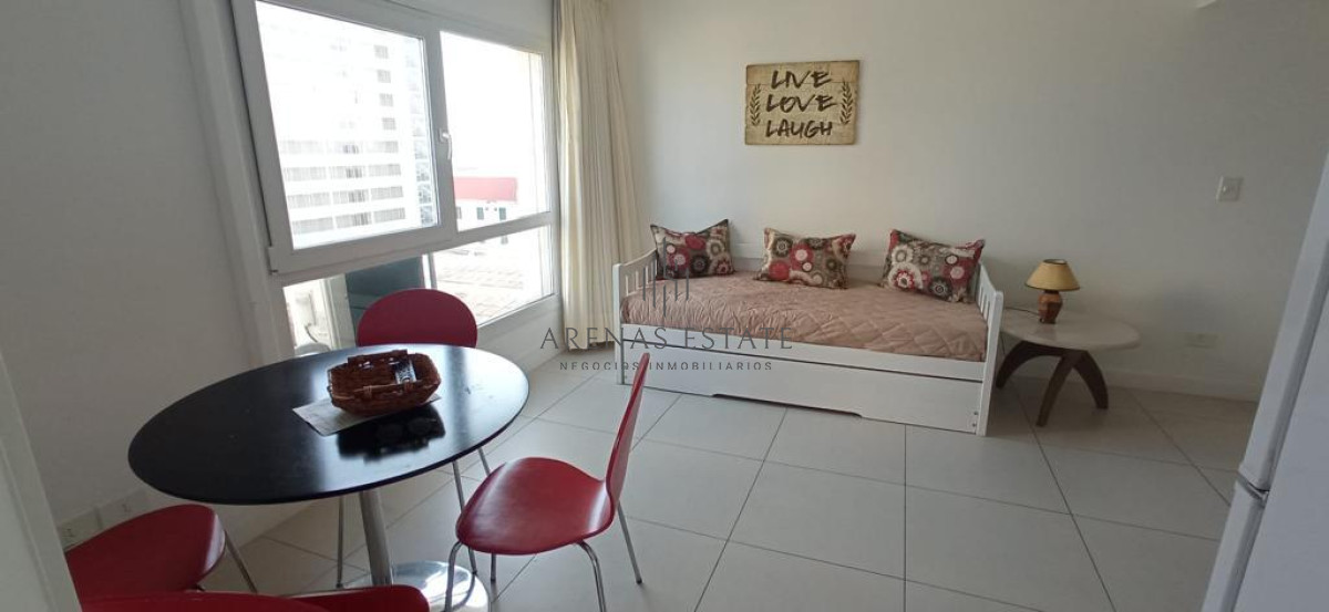 Apartamento ID.3846 - En venta y alquiler apartamento de 1 dormitorio en suite con garage, península, Punta del Este 