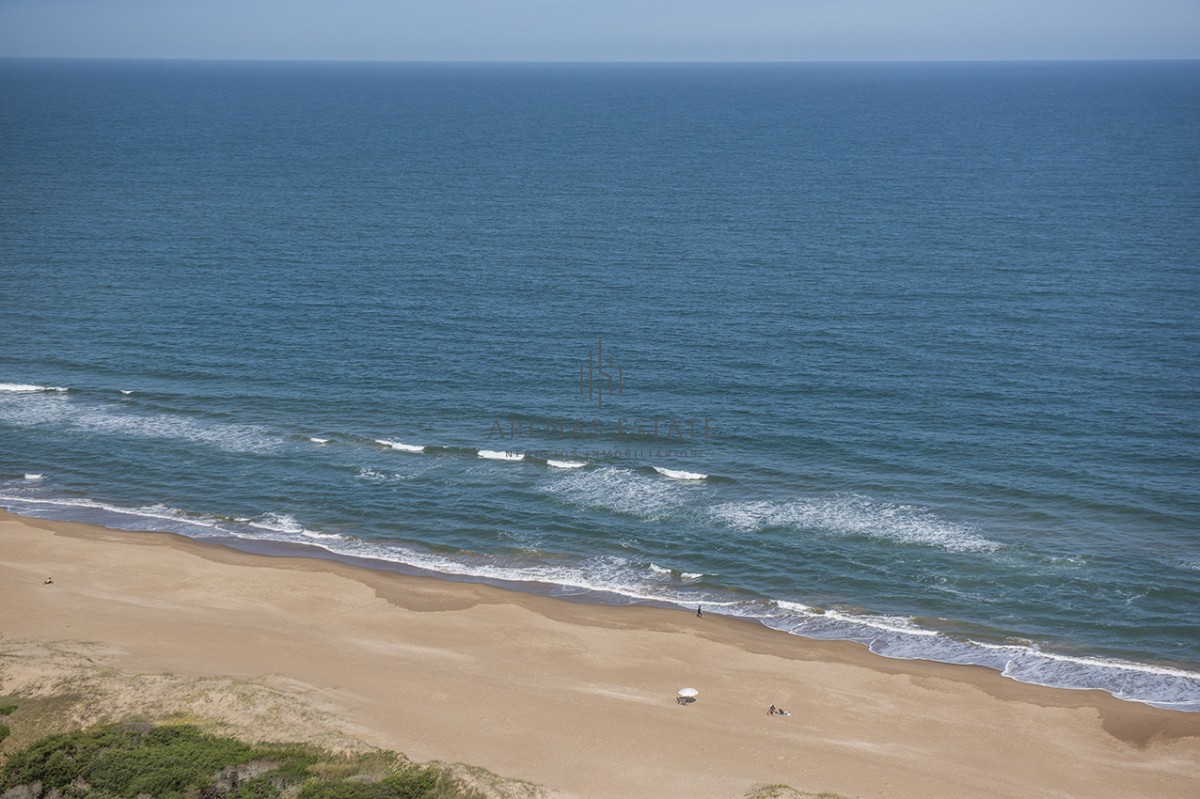 Apartamento ID.3470 - Departamento d 3 dormitoios + dependencia en venta en Playa Brava