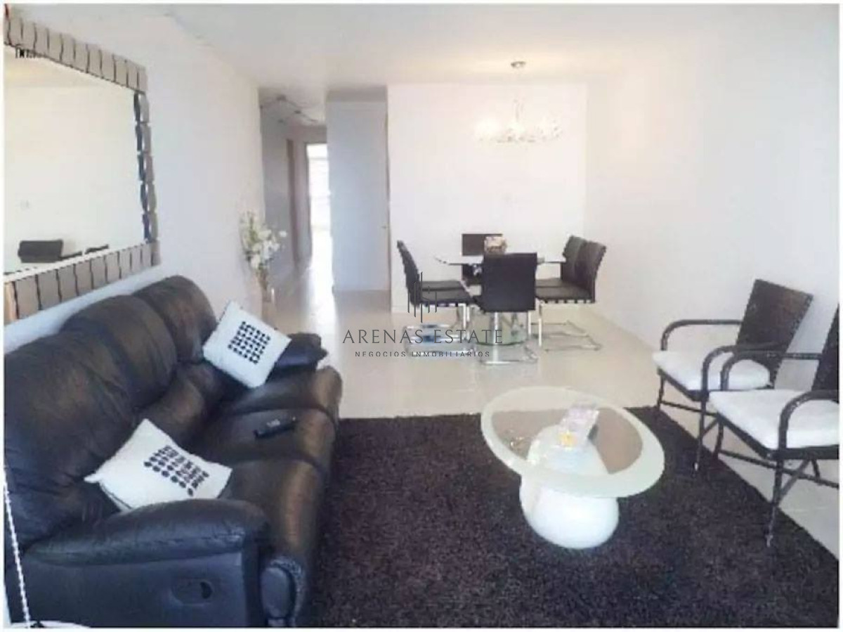 Apartamento ID.3157 - Departamento en venta en Seasons Tower, a metros del mar.