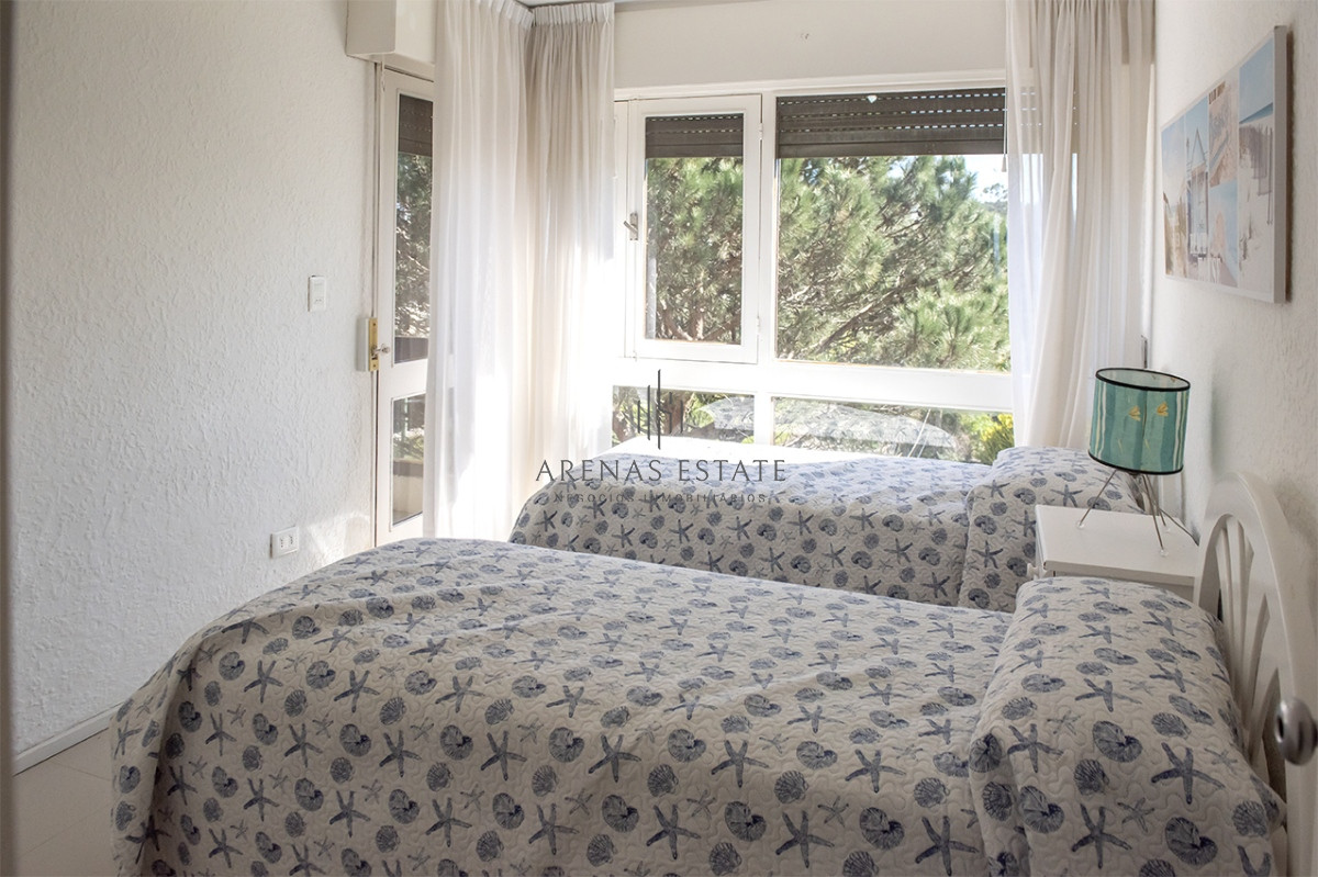 Apartamento ID.4014 - Apartamento en Venta de 2 dormitorios en Edificio Panorama , Punta del este 