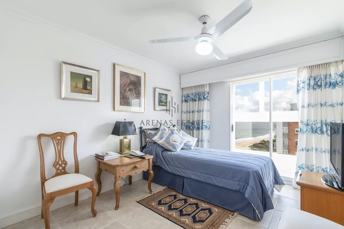 Apartamento ID.2229 - Vende excelente departamento 3 dormitorios en Tunquelen , Playa Mansa, Punta del este