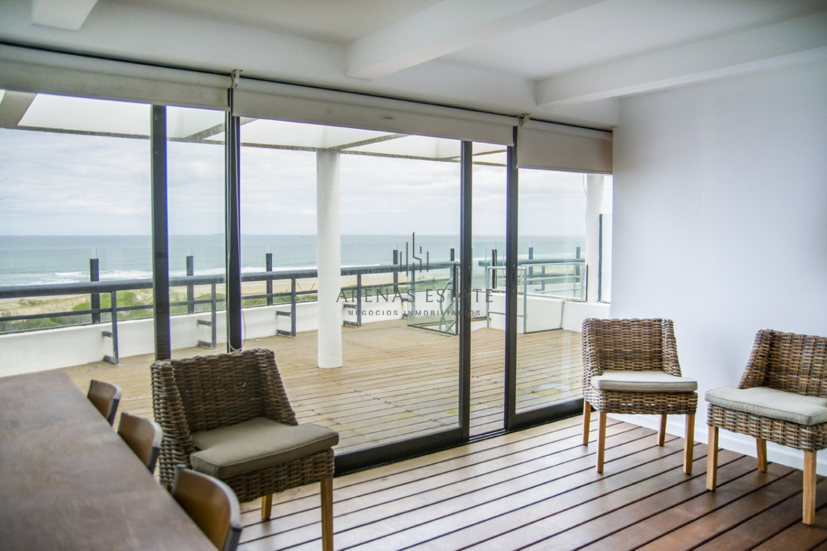 Apartamento ID.2050 - Penthouse en venta muy cómodo e iluminado. 4 dormitorios + dep. 