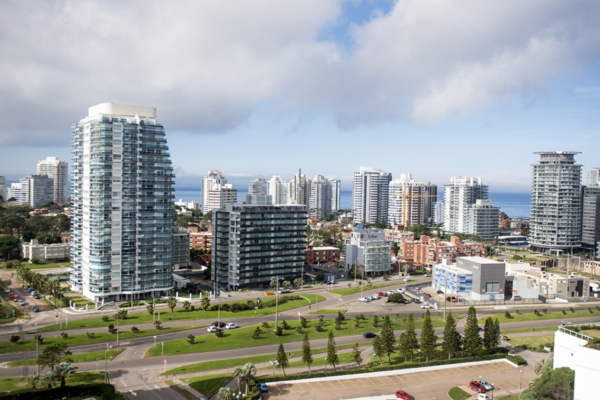 Apartamento ID.2822 - Apartamento de 2 dormitorios en Venta en Playa Mansa , Punta del este 