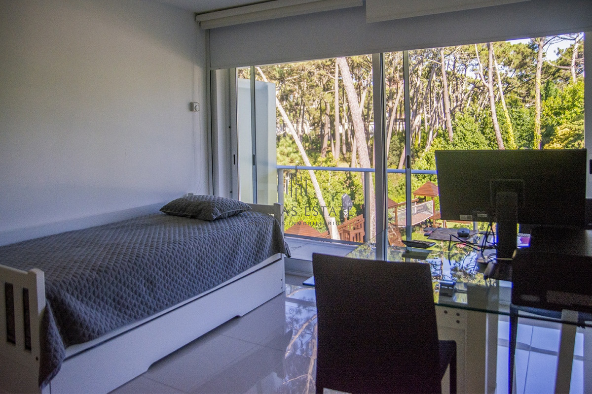 Apartamento ID.2542 - Espectacular departamento duplex a pasos del mar . 3 dormitorios en venta