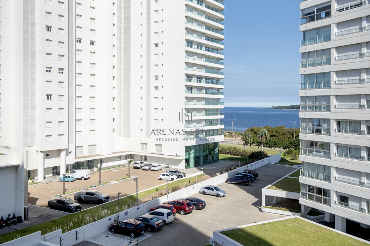 Apartamento ID.3554 - Vende apartamento de 3 dormitorios en Mansa, Punta del Este.