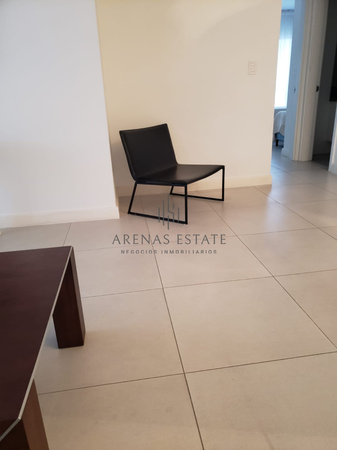 Apartamento ID.3457 - Vende apartamento de 2 dormitorios en Punta del Este