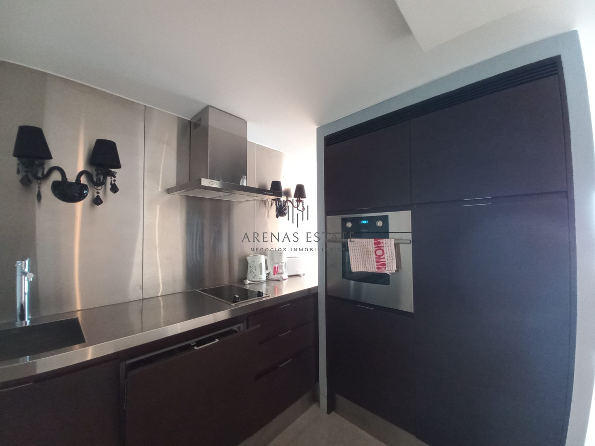 Apartamento ID.1386 - En torre con estilo unico, a pasos de Punta Shoping 1 dormitorio y medio en venta. Torre Yoo